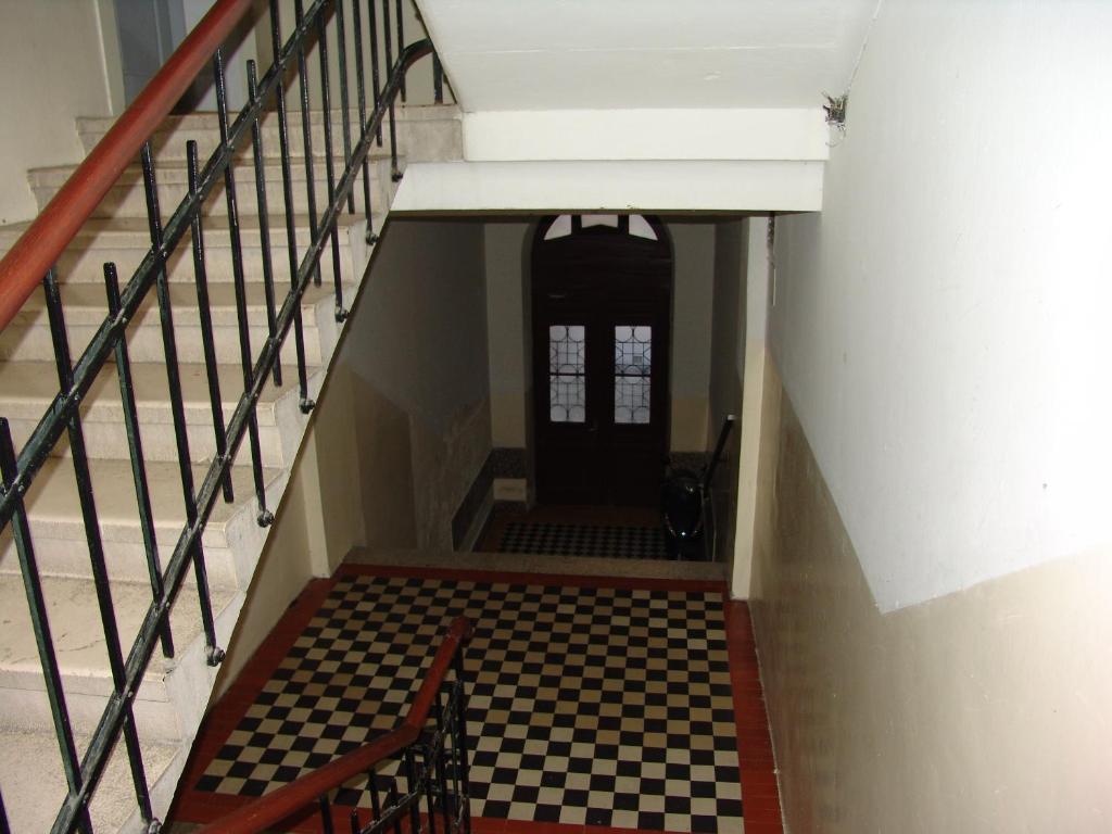 Chambre Double avec Salle de Bains Commune et Vue sur la Rue
