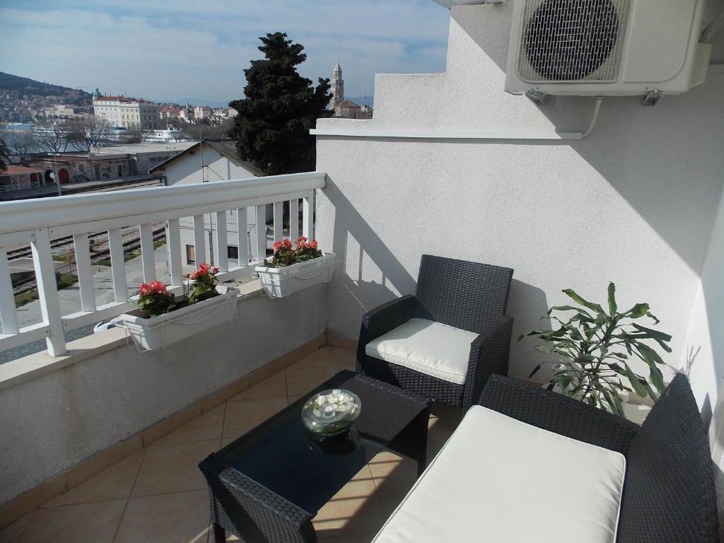 Studio avec Balcon
