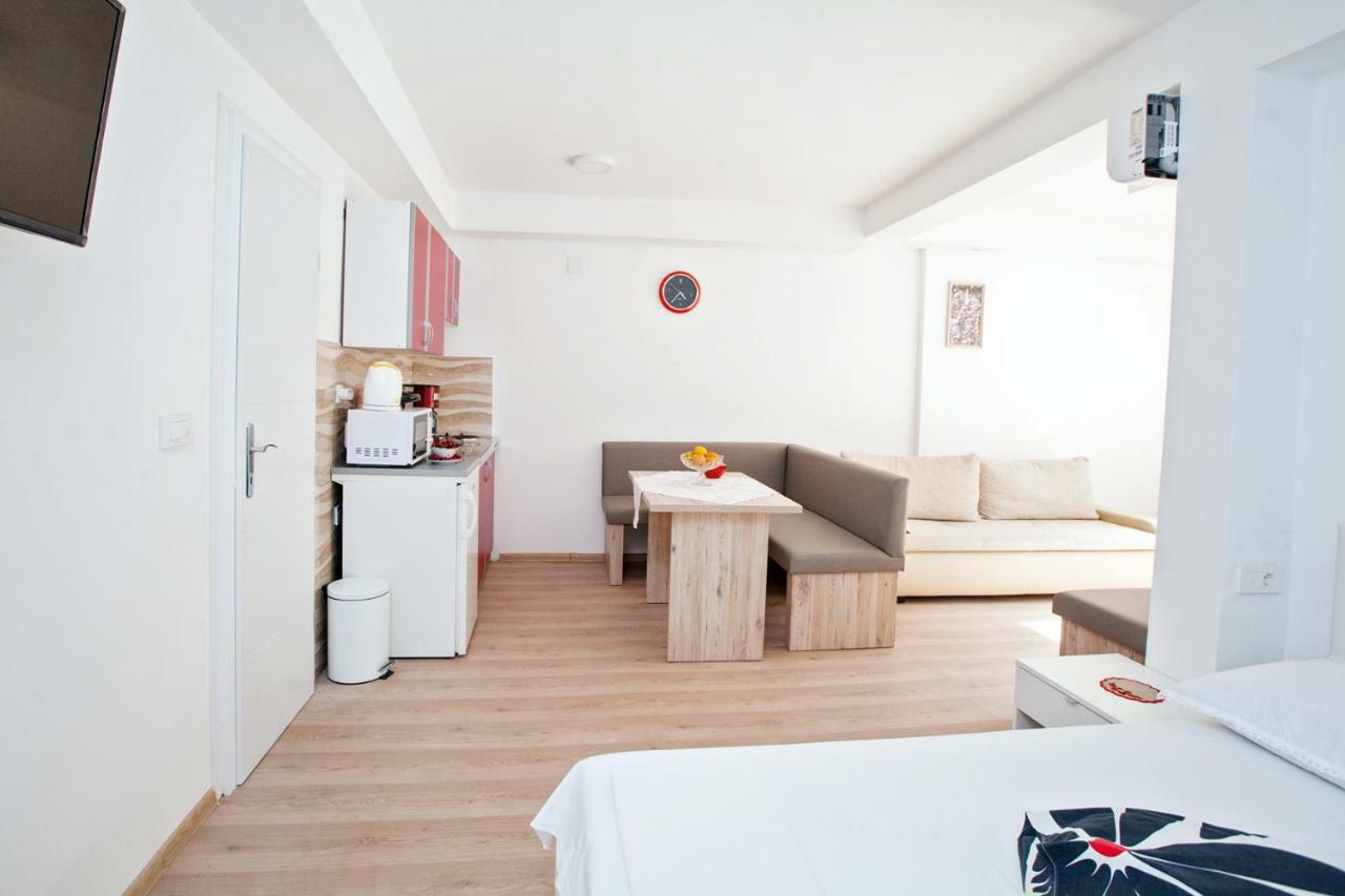 Standard Suite,862381127:JPEG