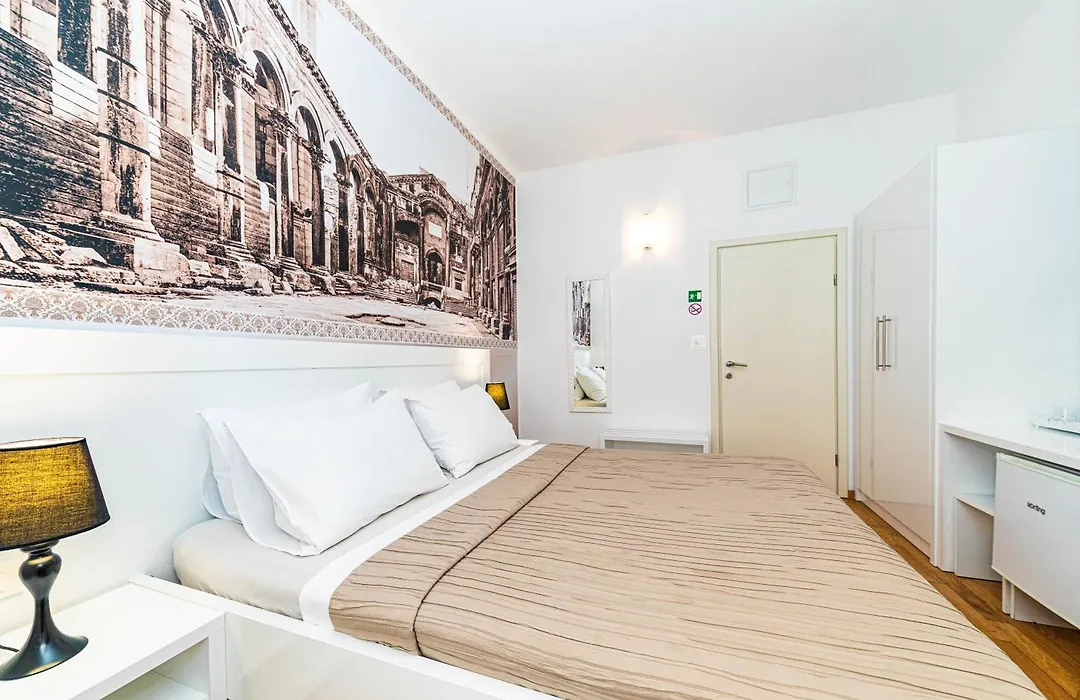 Riva City Rooms-1