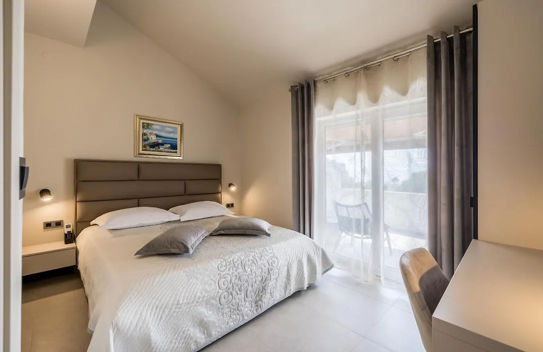 Guesthouse Rooms Split-1