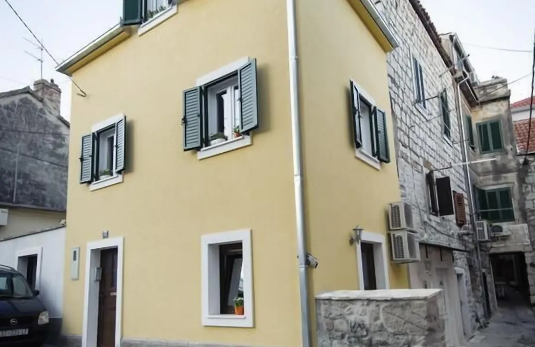 La Perla Luxury Apartments-1