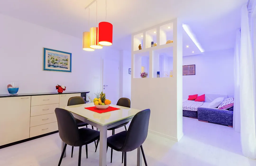 Studio Luce Mala-1