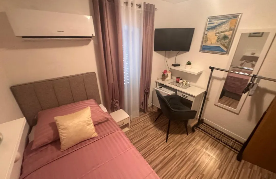 Damira Rooms-1
