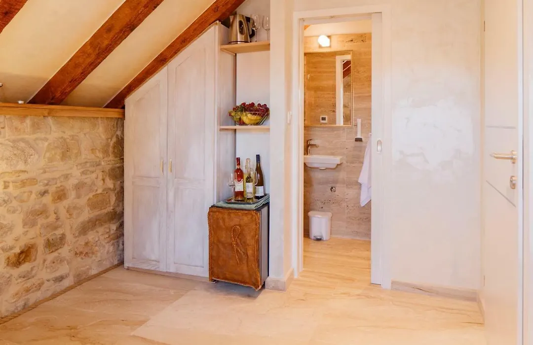 Stone House Luxury Rooms-1