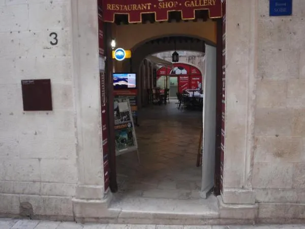 Opium Old City Apartment-1