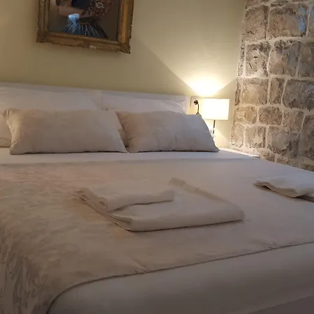 Rooms Valentino-3