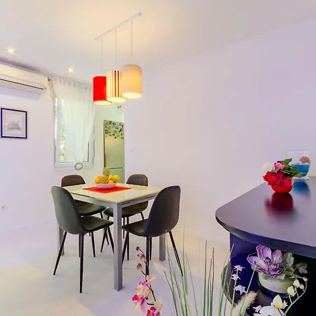 Studio Luce Mala-2
