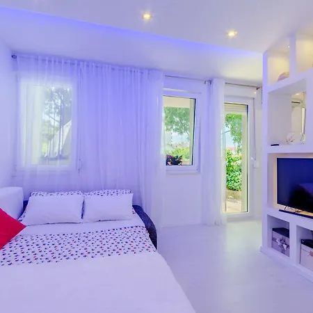 Studio Luce Mala-3