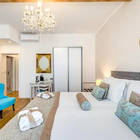 Le Monde - Vintage Accommodation-3