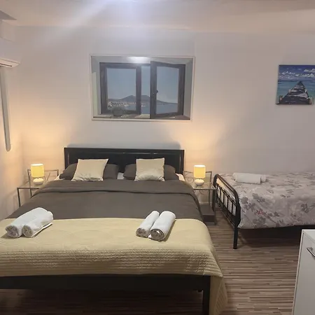 Damira Rooms-2
