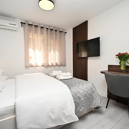Laurea Rooms-3