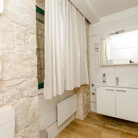 Apartment And Rooms Desideria-3