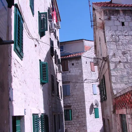 Single Rooms In The Heart Of Split-3
