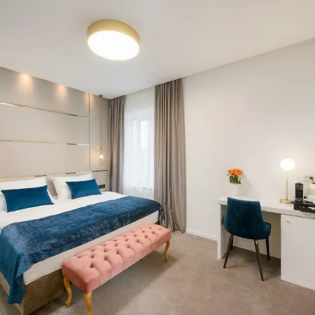 Flos Luxury Rooms-3
